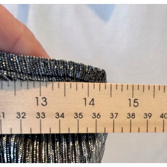 NWT Silky Silver Shimmer Glam Festival Rave Flowy Criss Cross Tank XXS - Picture 4 of 4